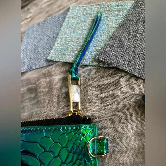 Bandolier Ariel Crossbody Pouch - Picture 6 of 10